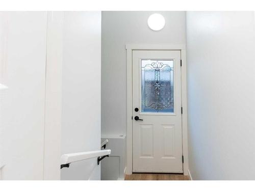 1435 42 Street Ne, Calgary, AB - Indoor Photo Showing Other Room