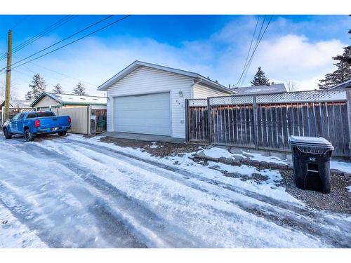 1435 42 Street Ne, Calgary, AB - Outdoor