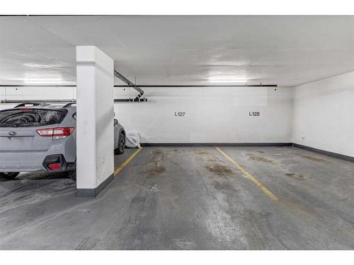 2502-1111 10 Street Sw, Calgary, AB - Indoor Photo Showing Garage