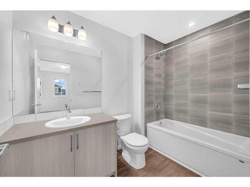 800 Windbury Street, Airdrie, AB - Indoor Photo Showing Bathroom