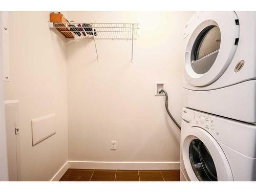 425-195 Kincora Glen Road Nw, Calgary, AB - Indoor Photo Showing Laundry Room