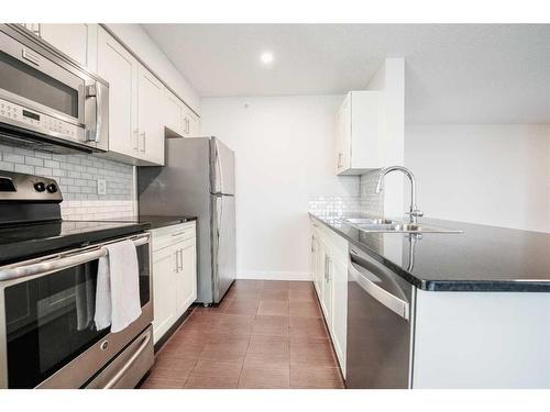 425-195 Kincora Glen Road Nw, Calgary, AB - Indoor Photo Showing Kitchen With Stainless Steel Kitchen With Upgraded Kitchen