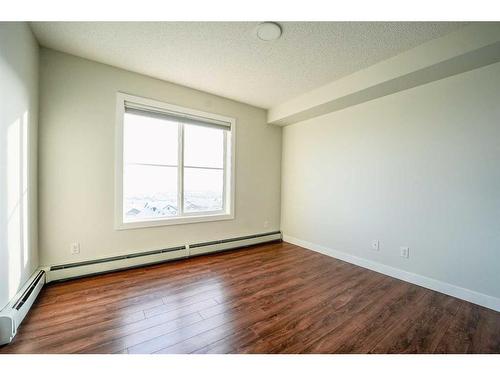 425-195 Kincora Glen Road Nw, Calgary, AB - Indoor Photo Showing Other Room