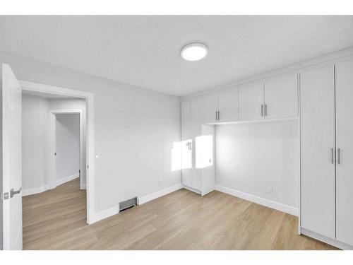 8 Martinglen Mews Ne, Calgary, AB - Indoor Photo Showing Other Room