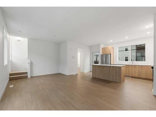 511-857 Belmont Drive Sw, Calgary, AB - Indoor Photo Showing Kitchen