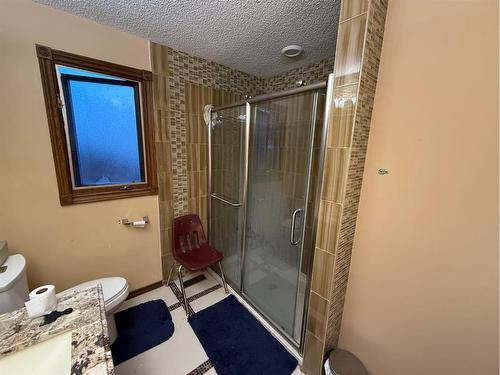 204 Deer Ridge Way Se, Calgary, AB - Indoor Photo Showing Bathroom