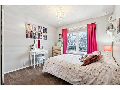 111 Inverness Drive Se, Calgary, AB - Indoor Photo Showing Bedroom