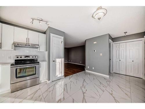 109 Tuscany Drive Nw, Calgary, AB - Indoor Photo Showing Kitchen