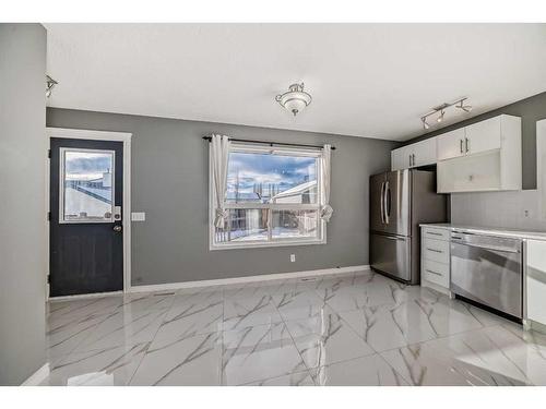 109 Tuscany Drive Nw, Calgary, AB - Indoor Photo Showing Kitchen