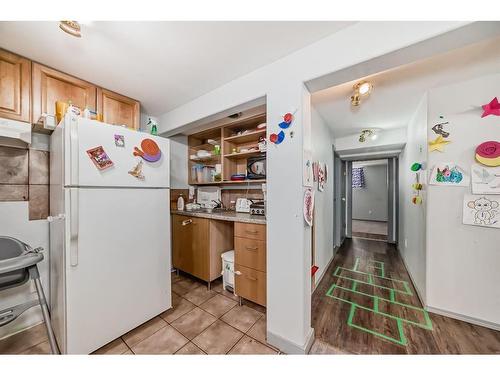 1735 19 Avenue Nw, Calgary, AB - Indoor Photo Showing Kitchen