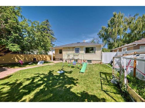 1735 19 Avenue Nw, Calgary, AB - Outdoor