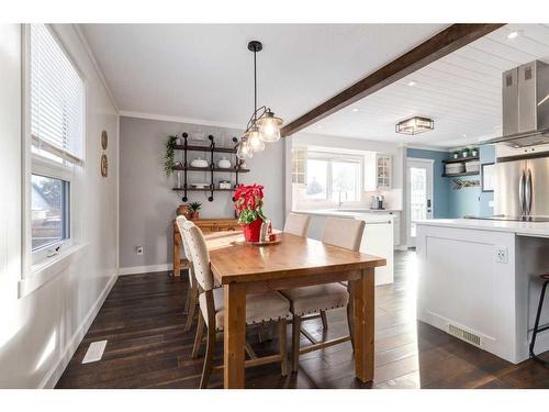 251 Queen Charlotte Way Se, Calgary, AB - Indoor Photo Showing Dining Room