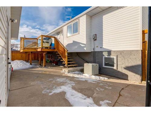 251 Queen Charlotte Way Se, Calgary, AB - Outdoor With Exterior