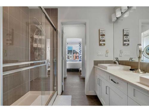 206-20 Walgrove Walk Se, Calgary, AB - Indoor Photo Showing Bathroom