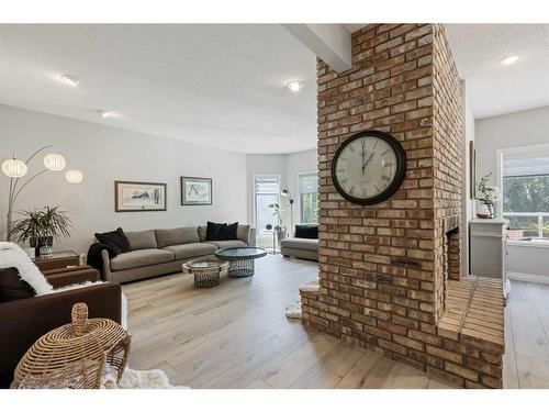 145 Candle Place Sw, Calgary, AB - Indoor Photo Showing Living Room