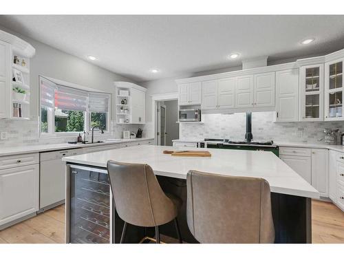 145 Candle Place Sw, Calgary, AB - Indoor Photo Showing Kitchen With Upgraded Kitchen