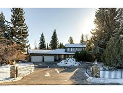 1521 92 Avenue SW Calgary, AB T2V 5C9