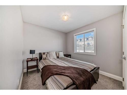 279 Springborough Way Sw, Calgary, AB - Indoor Photo Showing Bedroom