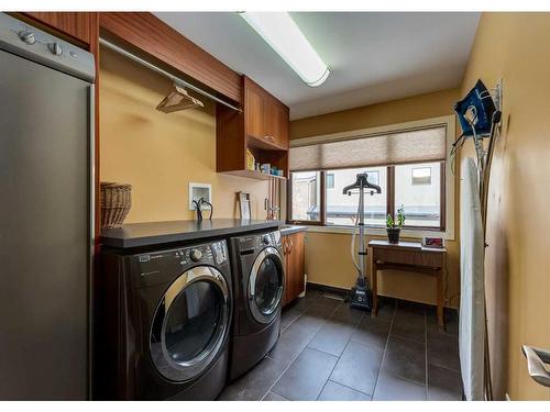 954 Drury Avenue Ne, Calgary, AB - Indoor Photo Showing Laundry Room