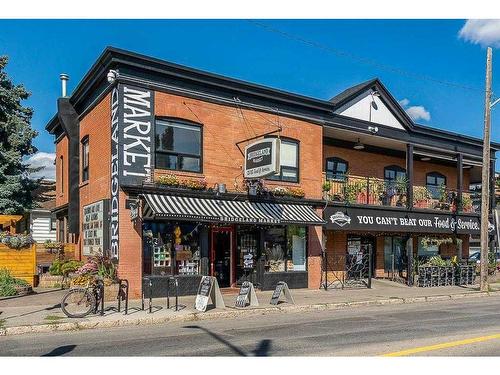 954 Drury Avenue Ne, Calgary, AB - Outdoor With Facade