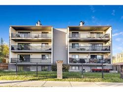 104-1512 16 Avenue SW Calgary, AB T3C 0Z8