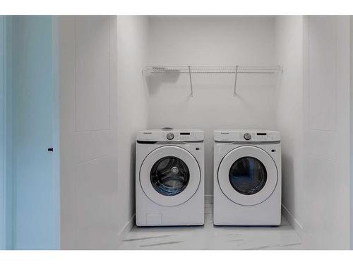 118 Clydesdale Avenue, Cochrane, AB - Indoor Photo Showing Laundry Room