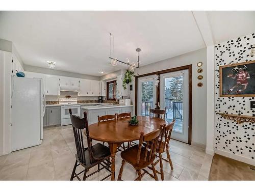 4179 Varsity Road Nw, Calgary, AB - Indoor Photo Showing Dining Room