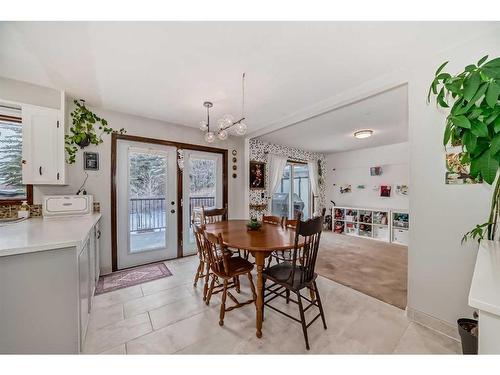 4179 Varsity Road Nw, Calgary, AB - Indoor Photo Showing Dining Room