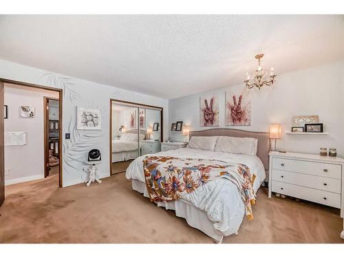 4179 Varsity Road Nw, Calgary, AB - Indoor Photo Showing Bedroom