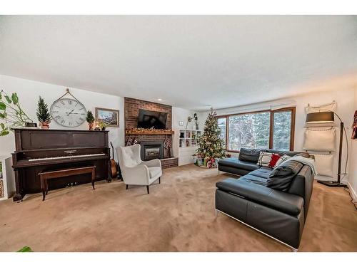 4179 Varsity Road Nw, Calgary, AB - Indoor Photo Showing Living Room With Fireplace