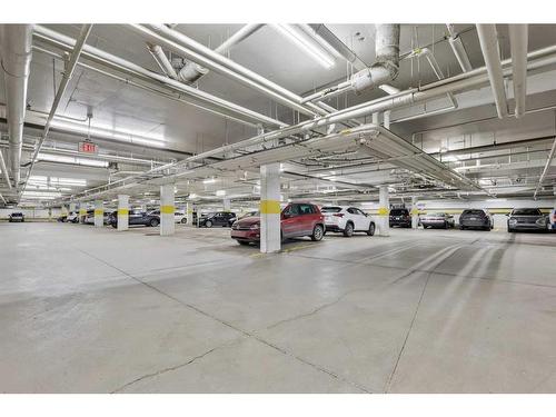 405-830 Centre Avenue Ne, Calgary, AB - Indoor Photo Showing Garage