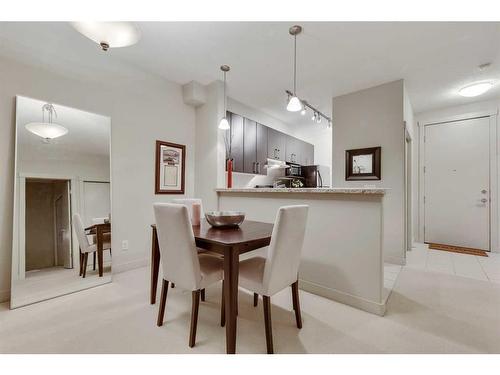 405-830 Centre Avenue Ne, Calgary, AB - Indoor Photo Showing Dining Room