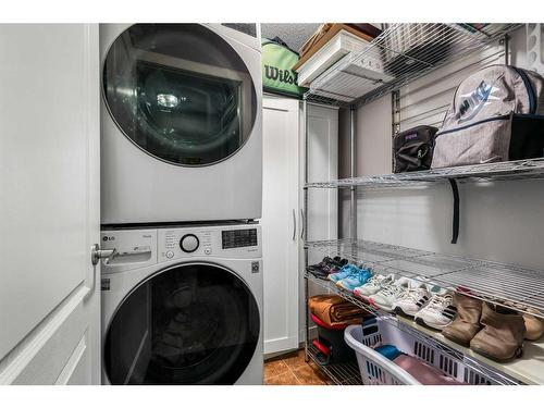 410-30 Discovery Ridge Close Sw, Calgary, AB - Indoor Photo Showing Laundry Room