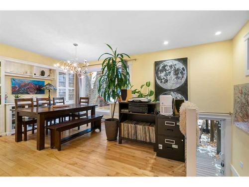 227 10A Street Nw, Calgary, AB - Indoor Photo Showing Dining Room