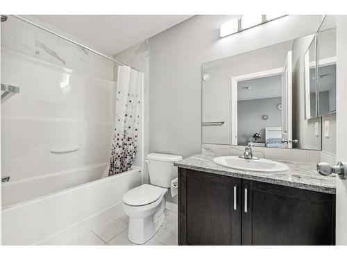 73 Legacy Glen Street Se, Calgary, AB - Indoor Photo Showing Bathroom