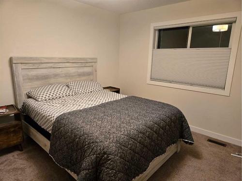 356 Bayview Way Sw, Airdrie, AB - Indoor Photo Showing Bedroom