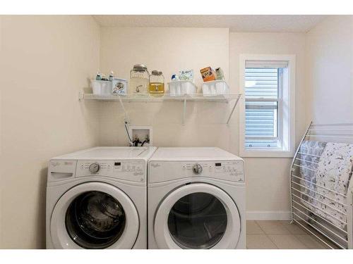 356 Bayview Way Sw, Airdrie, AB - Indoor Photo Showing Laundry Room