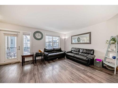 55 Evanscrest Court Nw, Calgary, AB - Indoor Photo Showing Living Room