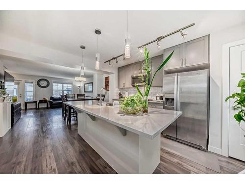 55 Evanscrest Court Nw, Calgary, AB - Indoor Photo Showing Kitchen With Upgraded Kitchen