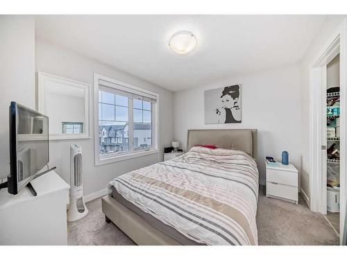 55 Evanscrest Court Nw, Calgary, AB - Indoor Photo Showing Bedroom