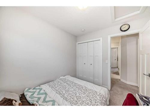 55 Evanscrest Court Nw, Calgary, AB - Indoor Photo Showing Bedroom