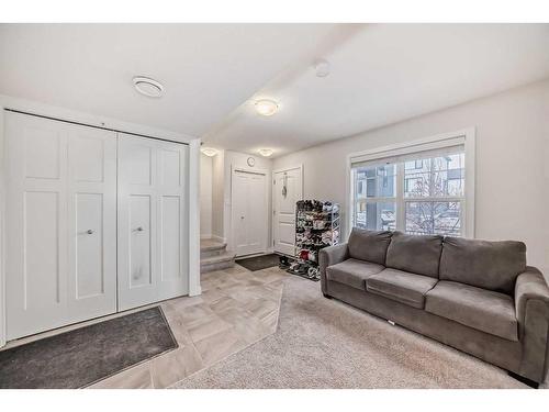 55 Evanscrest Court Nw, Calgary, AB - Indoor Photo Showing Living Room