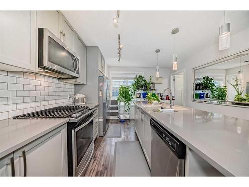 55 Evanscrest Court Nw, Calgary, AB - Indoor Photo Showing Kitchen With Stainless Steel Kitchen With Upgraded Kitchen