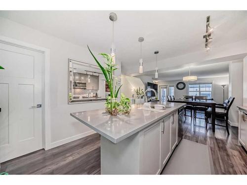 55 Evanscrest Court Nw, Calgary, AB - Indoor Photo Showing Kitchen With Upgraded Kitchen