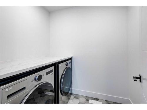 1603 16A Street Se, Calgary, AB - Indoor Photo Showing Laundry Room