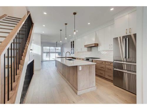 1603 16A Street Se, Calgary, AB - Indoor Photo Showing Kitchen With Upgraded Kitchen