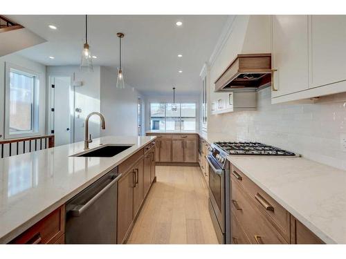 1603 16A Street Se, Calgary, AB - Indoor Photo Showing Kitchen With Upgraded Kitchen