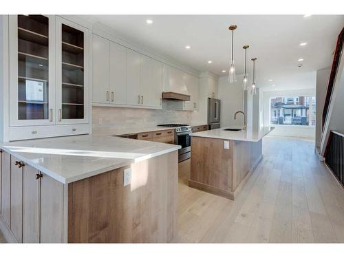 1603 16A Street Se, Calgary, AB - Indoor Photo Showing Kitchen With Upgraded Kitchen