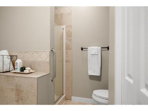 202-4835 Dalhousie Drive Nw, Calgary, AB - Indoor Photo Showing Bathroom