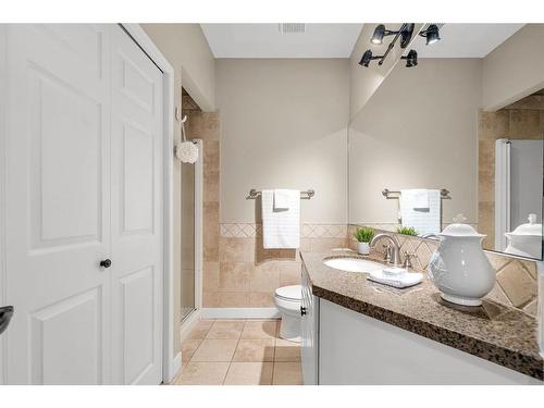 202-4835 Dalhousie Drive Nw, Calgary, AB - Indoor Photo Showing Bathroom